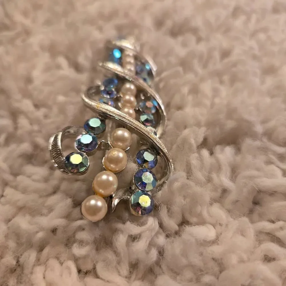 Coro Silver Blue AB Pearl Brooch Pin